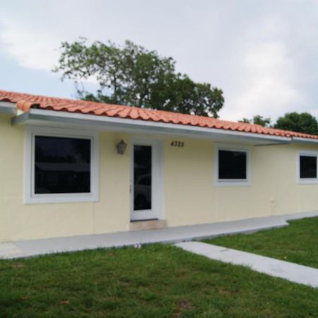 Private Studio Two Miles From Hard Rock Stadium Miami Gardens Exteriör bild