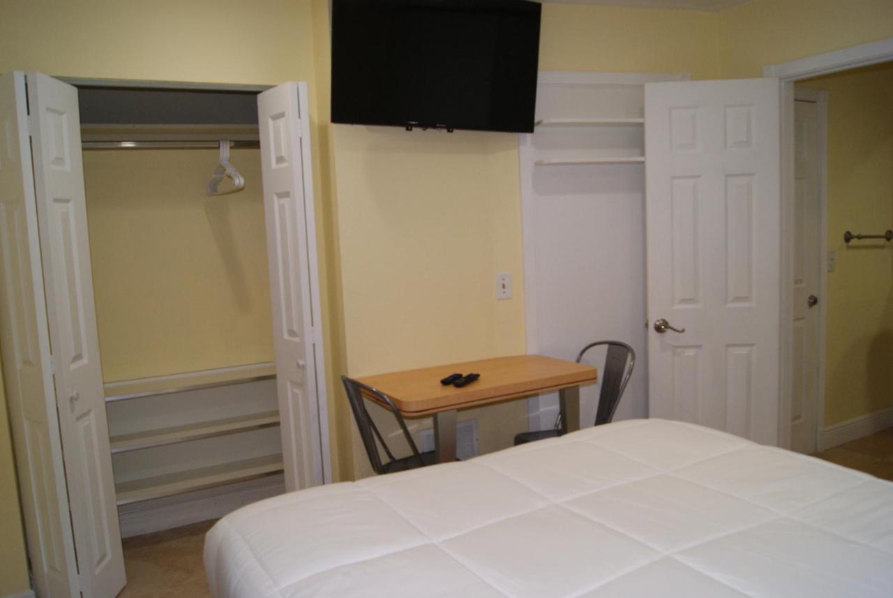 Private Studio Two Miles From Hard Rock Stadium Miami Gardens Exteriör bild